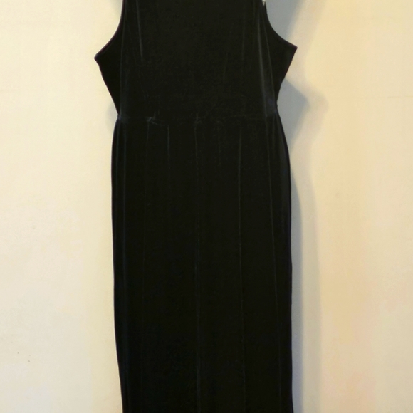 DARKEST EMERALD GREEN LINED DRESS!! FEELS LIKE CRUSHED VELVET 😍 - Picture 6 of 12